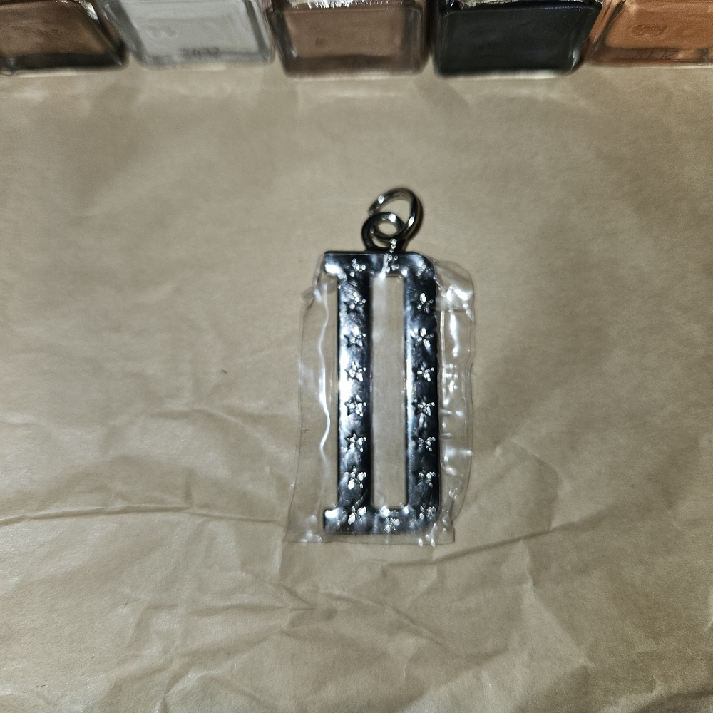 Dior Nail Polish 7ml 4 Pack With Dior D Charm All Brand New - Picture 4 of 4